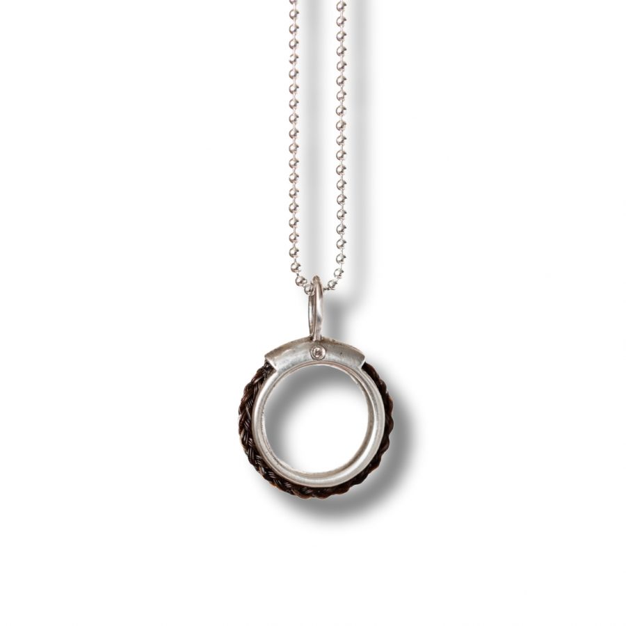 Unten im herz kann ein zirkonia eingefasst werden. pro stein ber