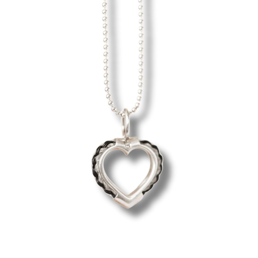 Unten im herz kann ein zirkonia eingefasst werden. pro stein ber